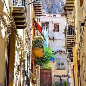 Mimi Italy