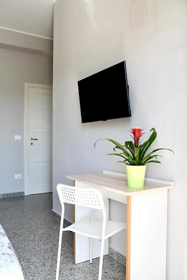 Charm Airport Bed & Breakfast Reggio Calabria 2*,
